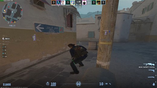 摁住w往前走New update