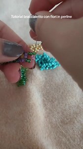 11K views · 187 reactions | Tutorial braccialetto con fiori in perline 寧 #tutorialperline #braccialeperline #Tutorialbracciale | Natalia Savastano Designer | Facebook