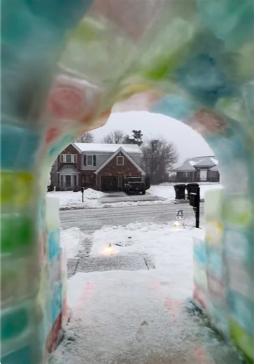 Now that’s magical! Watching the snow fall on, around and from the inside of our igloo is so beautiful I just had to share it with you all! #igloo #snow #fyp
