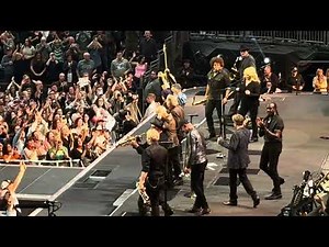 BRUCE SPRINGSTEEN *TWIST AND SHOUT* live in Columbus Ohio at Nationwide Arena 4/21/24 concert