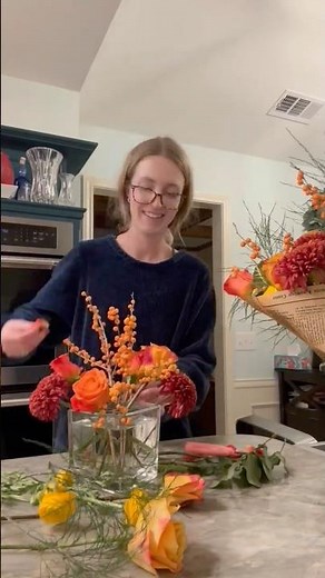 Fall-Inspired Floral Design 🌼🍁 Speed Arrangement