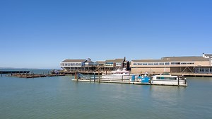 Fisherman’s Wharf Walk – San Francisco Bay Vibes on a Clear California Day (4K)