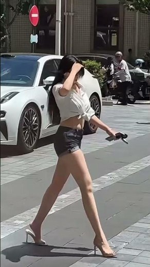 🔥 Legs That Stop the Street — She Walks Like a Goddess