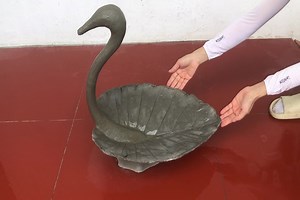 DIY Cement Tips Ideas From Leaves And Cement - Homemade Flower Pots a t home - Craft Life | Craft Life