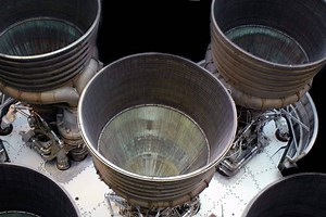 Est-il possible de modifier l'orbite terrestre à l'aide d'un propulseur géant ?