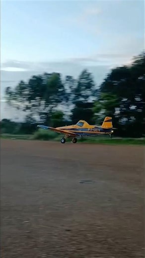 Embraer EMB-201A Ipanema PT-UCV decolando de Alta Floresta