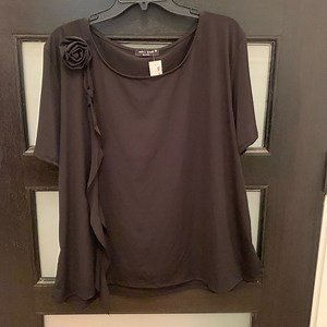 Plus size Flower embellished black blouse, this is stunning!