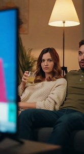 Știre de ultimă oră: unii bărbați au început să transpire brusc. 😅 | Bancul Zilei