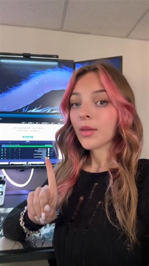 lindsey ♡ on Instagram: "motherboard socket type vs chipset? Let's learn how to build a pc without a website! #Lindseyszn #Techbaddie"