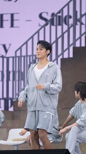 Sticky 🦋 #MINGYU #민규 #SEVENTEEN #세븐틴 #SVTinCARATLAND | SEVENTEEN