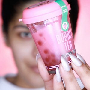 A very berry skincare routine 🍓 Products Used: @vaadiherbal Blueberry facial soap (Have been using this since a month now and I can say, I LOVE IT! So gentle, non drying and inexpensive! Grab it!) @etudeofficial @etudeindia Strawberry Bubble Tea Sleeping Pack (A nice gel consistency sleeping pack that keeps the skin hydrated) @laneige_us @laneigeindia Berry Lip Sleeping Mask (Have been obsessed with this for more than 2 years. Keeps my lips soft, supple and non chappy!) @plumgoodness Berry Sorb