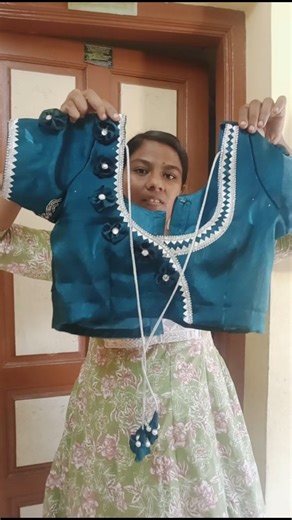 Smart Stitch | Easy loop stitch #freeclasses #needleandthread #stitchingskills #trending #customtailoring #sewinglove #fitandfashion | Instagram