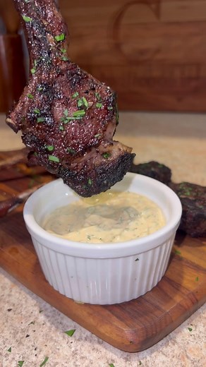 Garlic & Herb Grilled Lamb Chops 🐑🧄🌿 If you never had lamb chops, you're missing out.. They are absolutely phenomenal, especially when grilled and dunked in a delicious yogurt sauce. Don't let me forget to mention that they're easy to make. Definitely a protein I wanna get in my rotation more often! FULL RECIPE ⬇️ INGREDIENTS - 1 frenched rack of lamb - ~1/4 cup extra virgin olive oil - ~6 tbsp of fresh minced garlic - 1 medium shallet grated - ~4 tbsp fresh chopped rosemary - ~4 tbsp fresh c