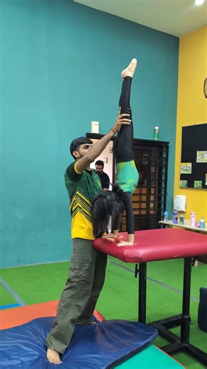 basics on the vault (handstand to handspring ) #gymnasticflips #teambackflip #flip #verticaljump