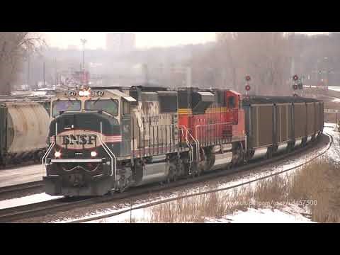 BNSF Vomit Bonnet on Coal Loads