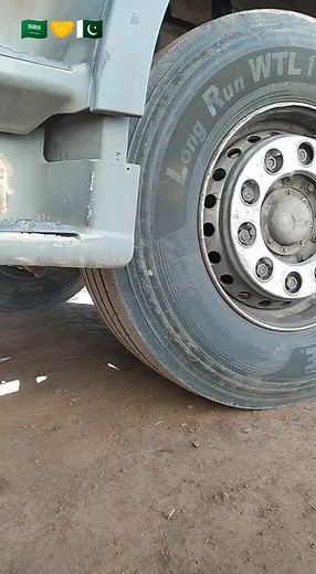 How to Change a Large Vehicle Tire Efficiently