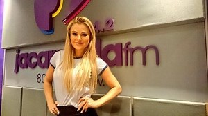 Traffic Sing-Along with Afrikaans Music Superstar Karlien Van Jaarsveld