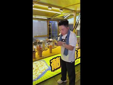 Random passerby becomes internet sensation overnight 随机路人一夜爆红，他的回答让千万网友点赞 👏