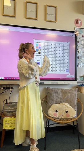 Listen to their excitment when they get to 100 🥹🤍 The 100 chart digi tool is from @Top Teacher #teacher #teaching #teacherlife #teachers #teacherootd