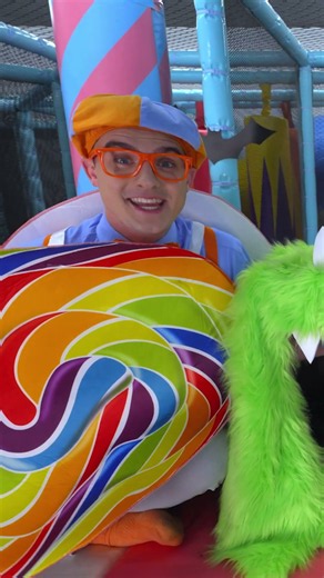Blippi and Meekah's Mystery Box Challenge! 🎃#shorts #halloween