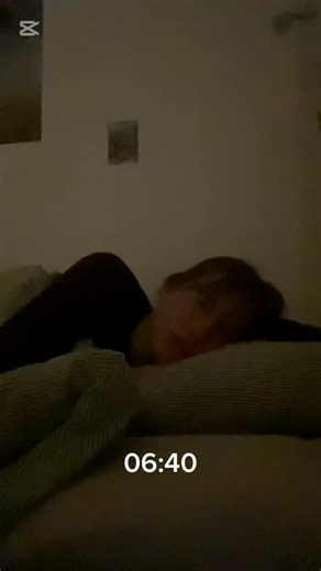 På MA startar vi skoldagarna med våra morgonrutiner! Vi värmer upp både kropp och röst, och äter sedan väldigt god frukost i matsalen. Såhär ser min ut! 🤩 Bakgrundsmusik: Kritan Joels snabba sånguppvärmning. #musikalakademien #strömbäcksfolkhögskola #strömbäcksrestaurang | Musikalakademien