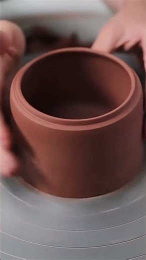 This is how to make a glass and its lid from clay manually.