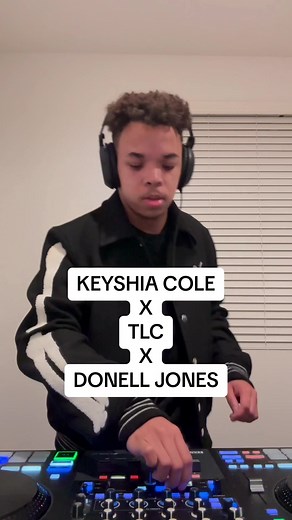 just having some fun. 💞 #mashup #dj #rnb #music #foryou #fyp