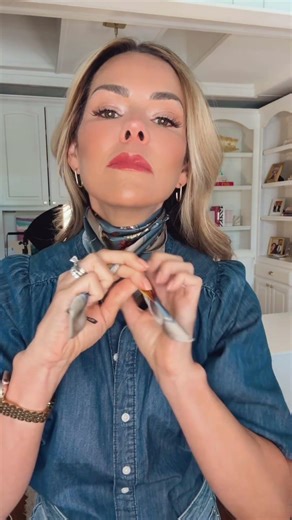 Easy Scarf Tying Trick