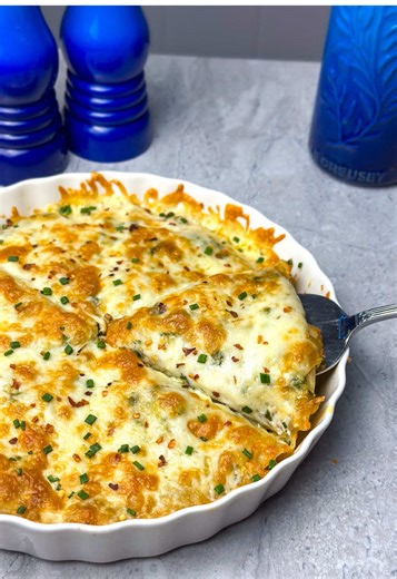 day 15/30: Cheesy Beef Quesadilla Oven Recipe (Quick & Easy)🔥 CLICK THE LINK IN MY BIO FOR THE FULL RECIPE! If you’re a huge fan of quesadillas, this oven version of cheesy beef quesadillas is a perfect meal for busy nights. Crispy on the outside with gooey cheese inside, these baked quesadillas are loaded with a simple meat mixture and can be customized with different fillings. Whether you’re using corn tortillas or flour tortillas, this sheet pan quesadilla recipe is a go-to meal the whole fa