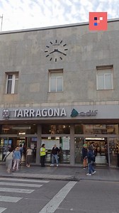 ❌🚅 Primera jornada del tall ferroviari entre #Tarragona i #Barcelona.👉🏻 Les obres al túnel de Roda de Berà s’allargaran cinc mesos i mentre durin, el pla alternatiu de transport amb un gran desplegament de busos serà l’alternativa.📲 Les primeres hores del tall han transcorregut sense incidències destacables, a banda de la confusió entre els viatgers. Llegiu la crònica a TarragonaDigital.com #tarragonadigital #obresRodaBerà #rodalies #renfe | Tarragona Digital