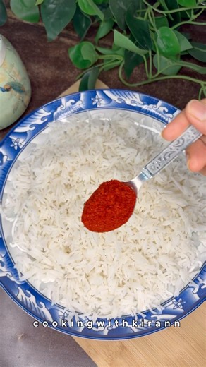 Turn Leftover Rice Into This Delicious Fried Rice 🍚 🔥 #friedrice #food #viral #leftoverricerecipe