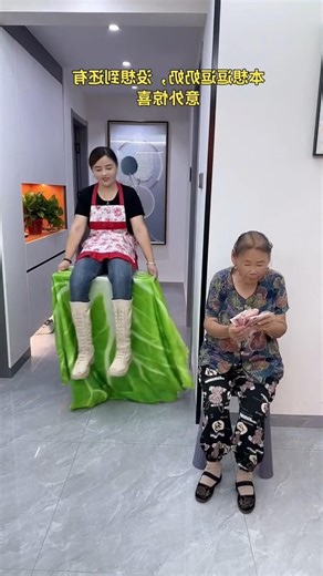 Hilarious Prank Backfire 😂👀 ~ Building Wooden Log Cabin in Forest | Survival House Step by Step 8