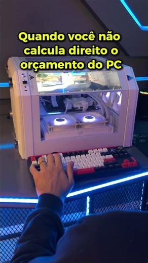 Jogando no monitor secundario kkkk