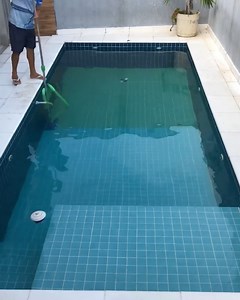 55K views · 117 reactions | Can't see the bottom of your pool Let's floc it with aluminum sulfate | MetDaan DIY | Facebook