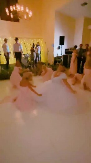 lmao i almost forgot, my bridesmaids & i surprised everyone with WAP at my wedding 😂 #Wedding #Wap #surprise #flashmob