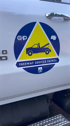 The BigBattery Halo is the first lithium charged on board tow truck EV rescue system! Contact c.cauton@bigbattery.com for more information. #halo #towtruck #towing #tow #lithium #lithiumbattery #ev #charging #bigbattery | BigBattery