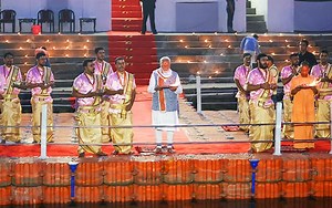 PM performs Ganga Poojan at Dashashwamedh Ghat, Varanasi, Uttar Pradesh
