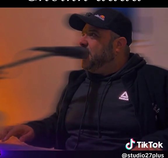 Vidéos de Studio 27 plus (@studio27plus) avec son original - Studio 27 plus