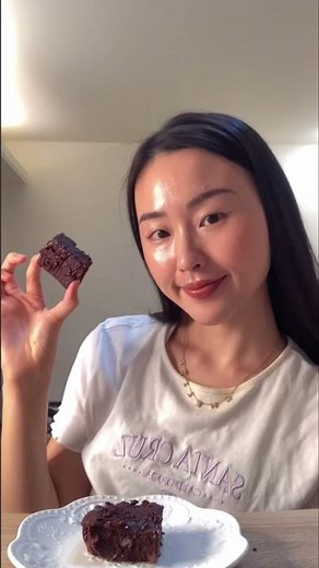 無麵粉健康版巧克力布朗尼！純素🉑️ Healthy Vegan Banana Cacao Brownies 🖤 easy and yummy ! #shorts