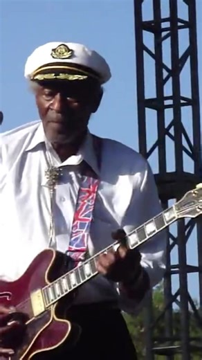 Chuck Berry Live at the Hootenanny in Los Angeles