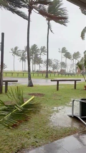 Category 1 cyclone Koji has brought strong to damaging winds as far south as Sarina (near Mackay) and a lot of very heavy rainfall. Conditions are not yet easing up either, Stay safe folks. Not for media use! Sent in by Ellen. | cyclonesoz