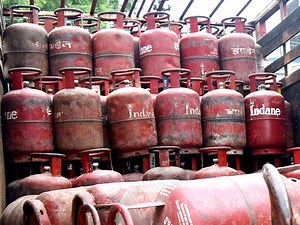 PM Modi Announces Rs 100 Cut In Cooking Gas Cylinder Prices On Women's Day |