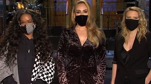 Adele tries American accent in SNL promo