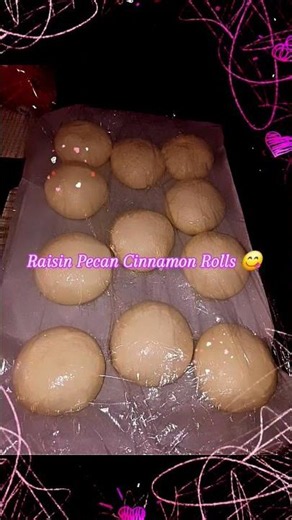 Pecan Raisin Cinnamon Rolls 😋 #rhodesdinnerrolls #cinnamonrolls #baking #dough
