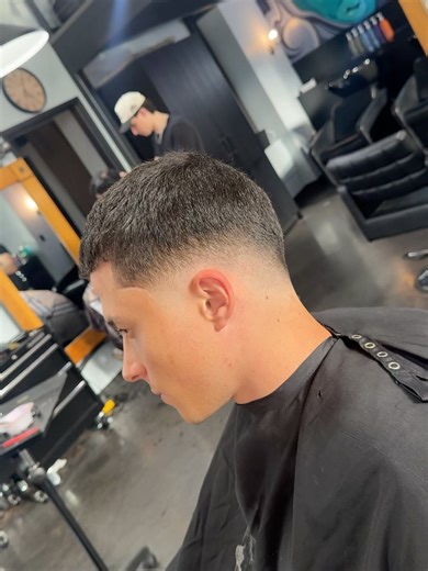 Kazuki Comley on Instagram: "Haircut Inspo 2025 📸 1/2/ Drop fade textured buzz 3/ Low taper curly fringe 4/ Textured middle part (round back) 5/ Blowout w low drop fade 6/ Mohawk burst fade 7/ Natural scissor modern mullet 8/ Low burst fade textured fringe 9/ Low taper Textured fringe (blowout) 10/ Mid-high Taper textured fringe 11/ Low burst fade curly fringe (v back) #menshair #hairstyles #victoriabarber #texturedhair #wavyhair #buzz #lowtaper #explorepages"