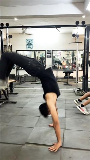 How to backflip #easy #way #fitneess #motivation #gymworkout #backflip #backflipinpublic