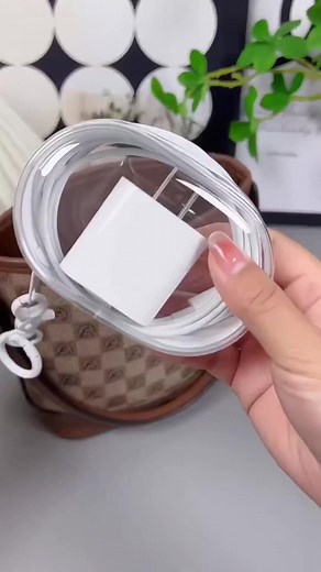 Dompet Charger HP: Pouch Pelindung Kabel Agar Tidak Mudah Rusak
