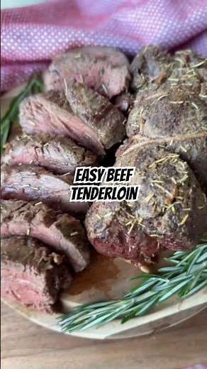 This Easy Beef Tenderloin recipe will impress your guest this holiday season! #christmasdinner
