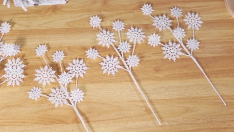 Thiccywoov 6 Pcs Glitter Snowflake Picks for Floral Arrangements 16.9 Inch Christmas Snowflake Picks Sprays Branches White Xmas Tree Sticks for Winter Wonderland Decorations Vase Fillers Wreath DIY