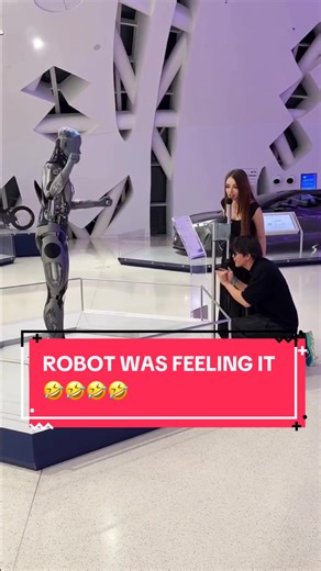 Robot Dance Battle: Watch the Fun Unfold!